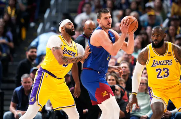 NBA季后赛焦点球员表现回顾